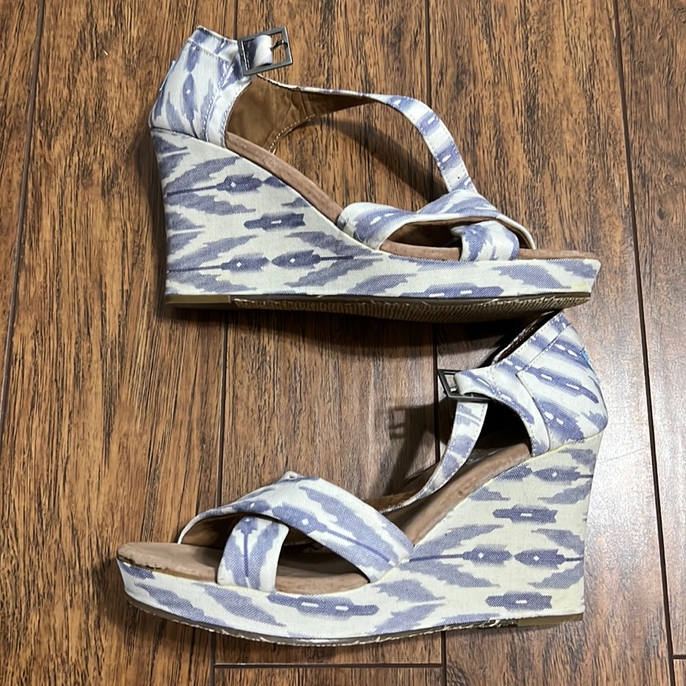 TOMS Wedges